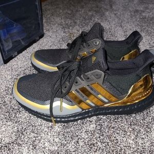 Adidas Ultra boost gold/black and silver/black